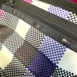 In excellent pre loved condition with minimal to no signs of wear.